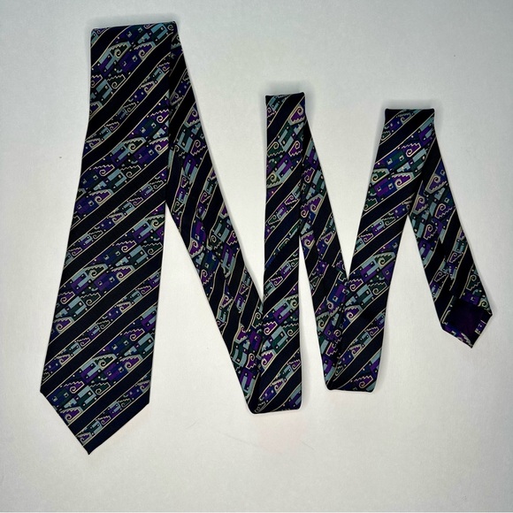 Museum of Fine Arts Boston Silk Jazzy Geometric 3.25” Classic Tie - Picture 2 of 7